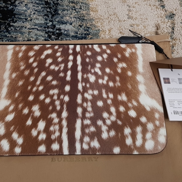 Burberry Leather deer print pouch 100% Authentic Original Genuine - Picture 2 of 4